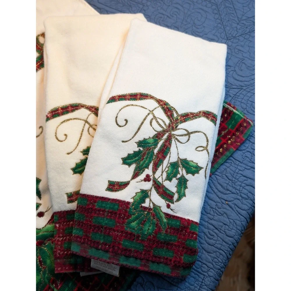 Lenox Holiday Nouveau 4-Piece Towel Set 1 Bath Towel & 3 Hand Towels Holly Plaid